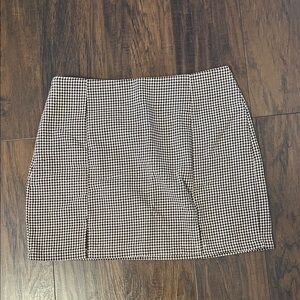 Super cute comfortable skirt. Worn once only